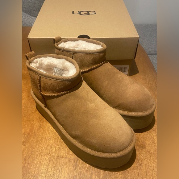 NWOT Classic Ultra Mini Platform Suede Booties - Picture 3 of 6